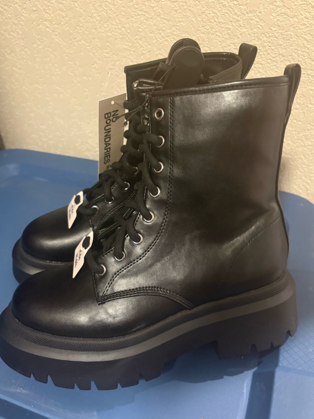 Woman’s Combat boots size 8 wide